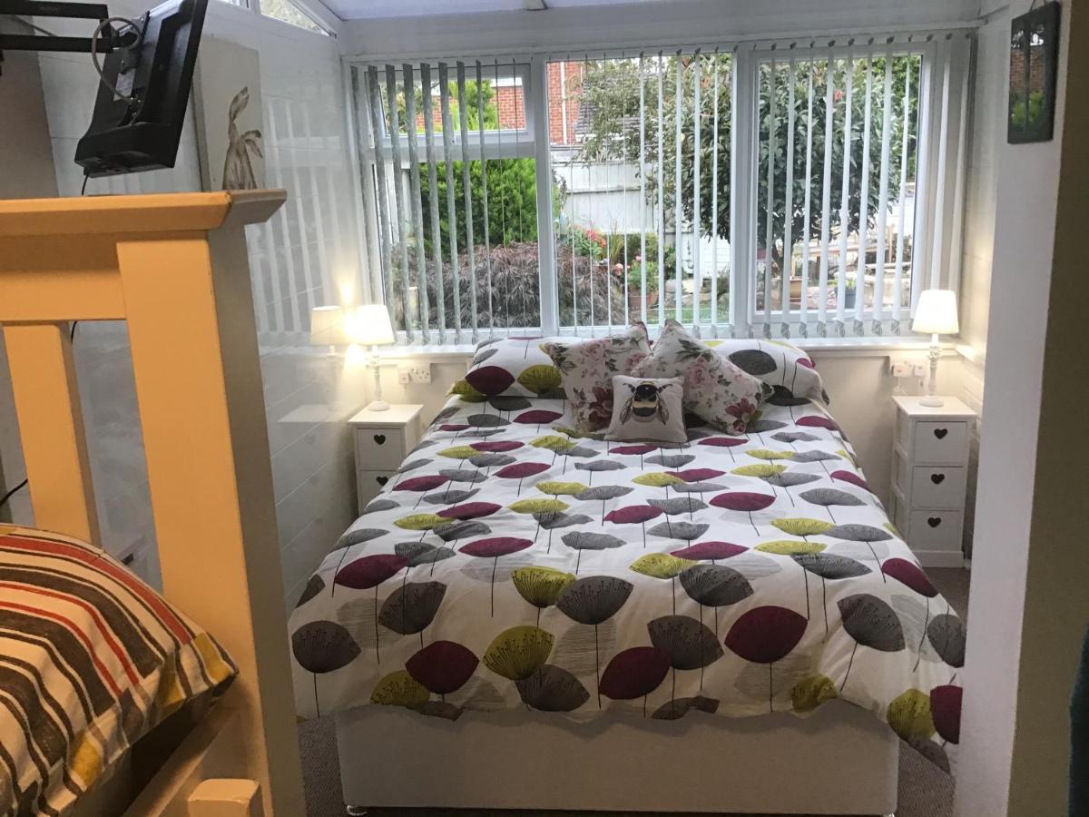 Apps B&B Poole Εξωτερικό φωτογραφία